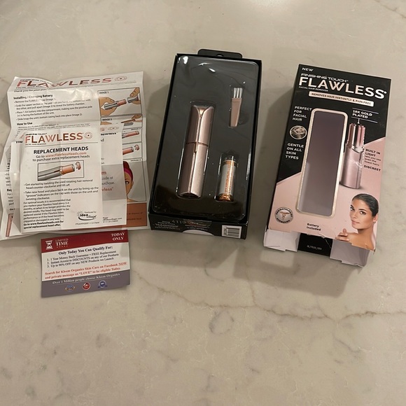 Flawless by Finishing Touch Facial Hair Remover NWOT - Picture 2 of 2
